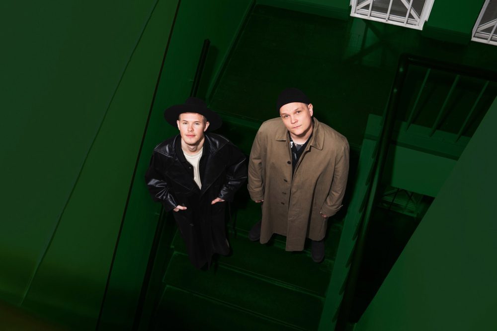 Dancing-on-Lego-Facebook